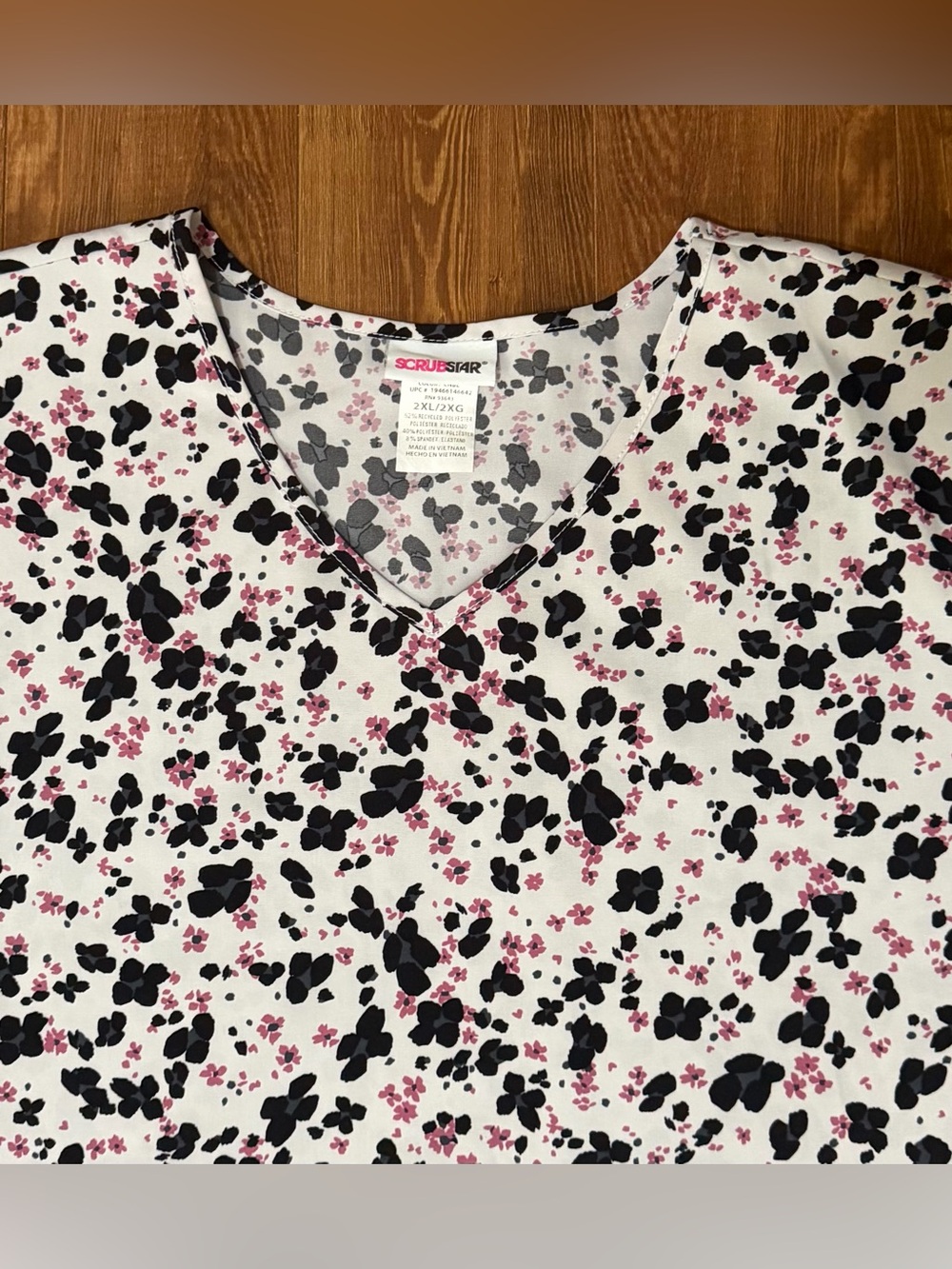 Women’s Floral Print Scrub Top by Scrub Star - Size 2XL - White/Black/Pink - Picture 2 of 4